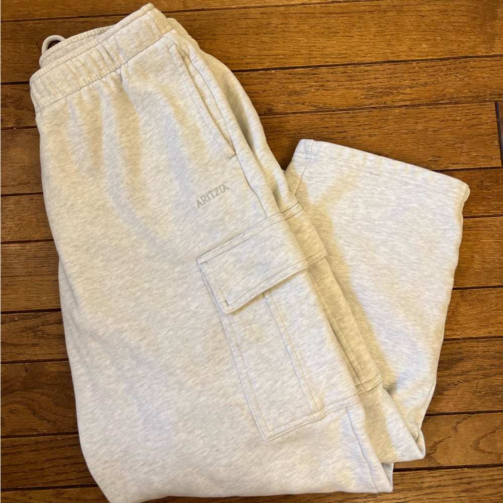 Aritzia Light Gray Wide Leg Cargo Pants